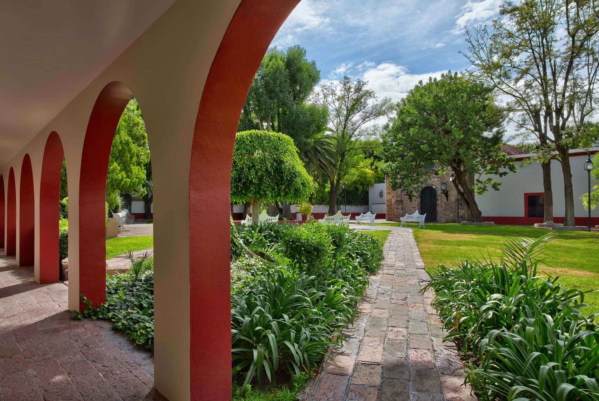 Jardín en Hotel Hacienda Jurica by Brisas Queretaro